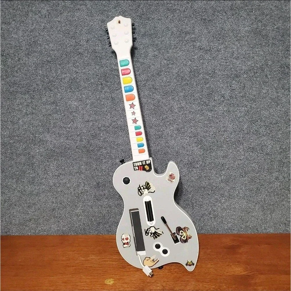 Nintendo Wii Wireless Guitar Hero Shredmaster Dreamgear White Video Game Guitar